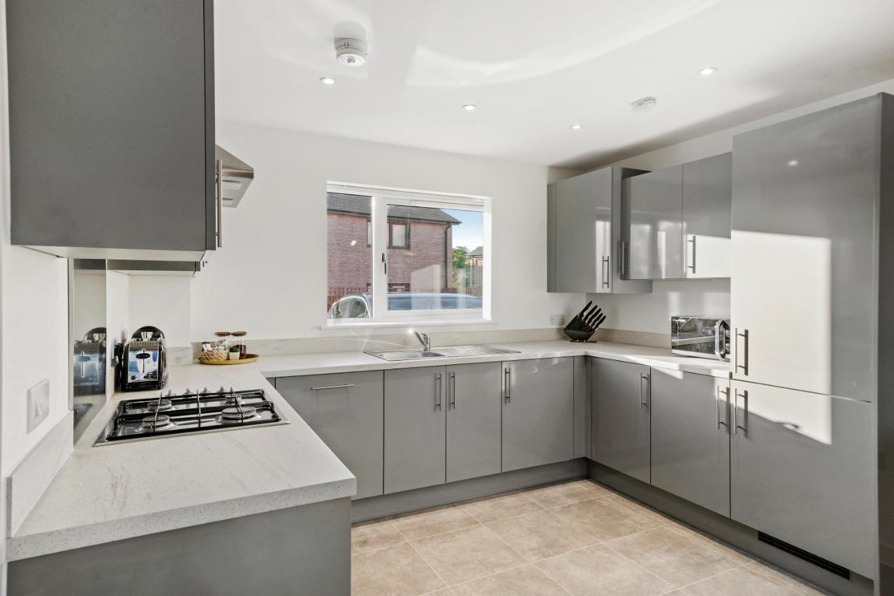 Luxury Apartment At Holt House ミルトン・ケインズ エクステリア 写真