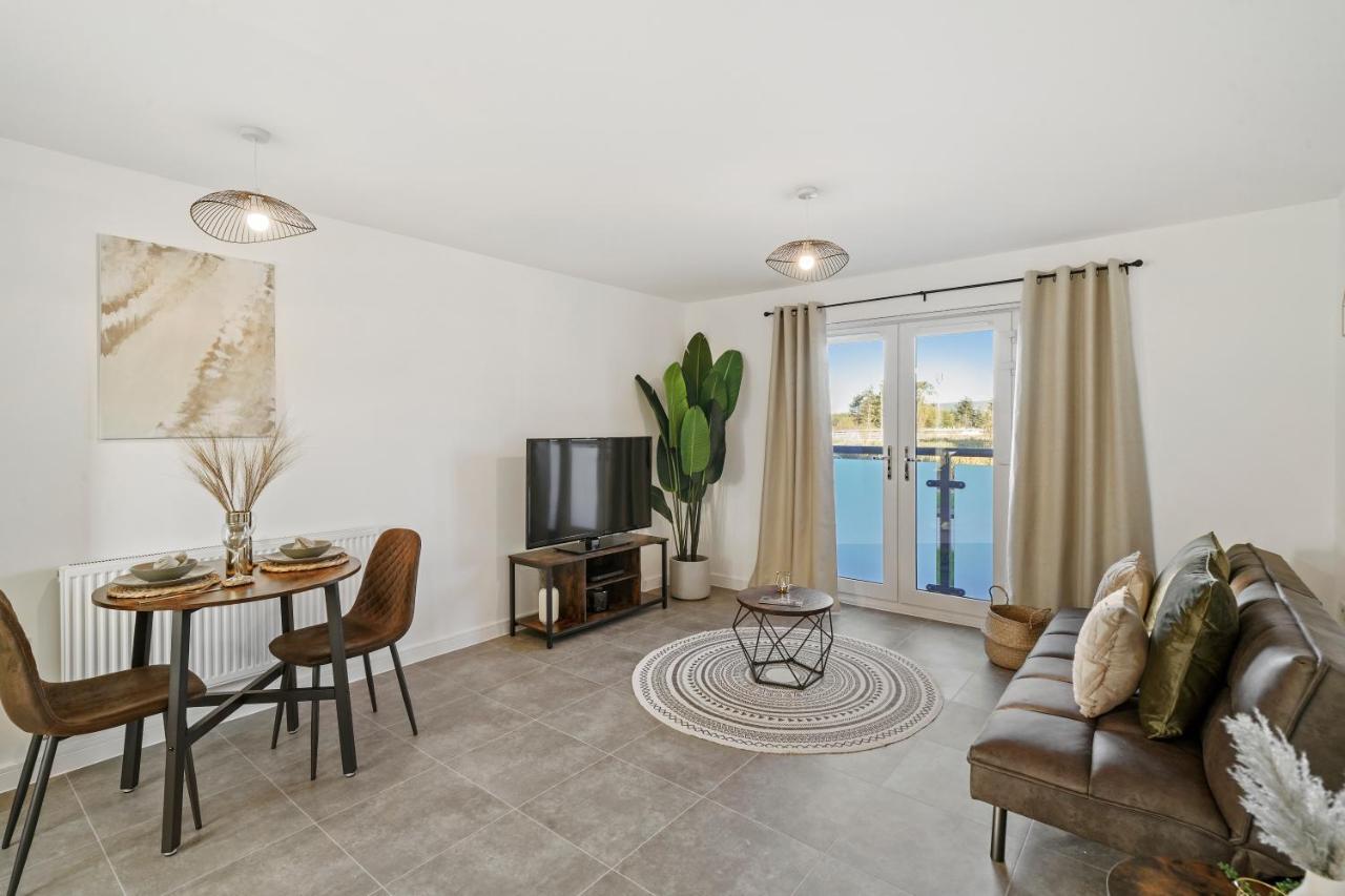Luxury Apartment At Holt House ミルトン・ケインズ エクステリア 写真